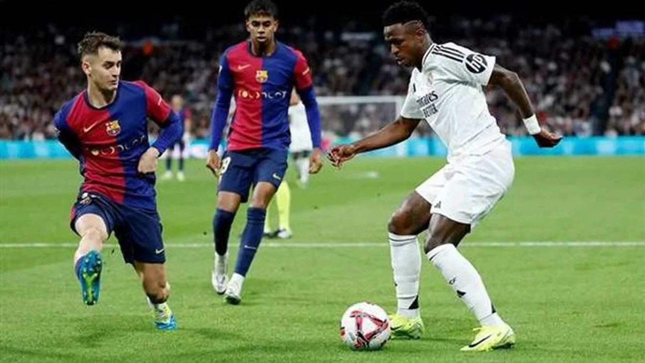 اللقاء المنتظر.. قنوات نقل ريال مدريد وبرشلونة بكأس السوبر الإسباني 2025-2026